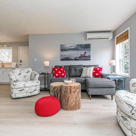 Lovely 2 Bedroom Suite Steps From The Beach Victoria Exteriér fotografie