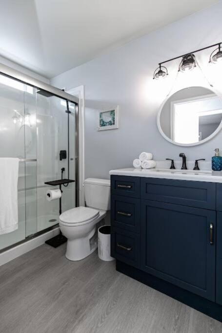 Lovely 2 Bedroom Suite Steps From The Beach Victoria Exteriér fotografie