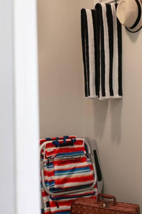 Lovely 2 Bedroom Suite Steps From The Beach Victoria Exteriér fotografie
