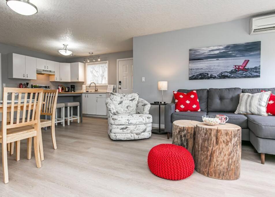 Lovely 2 Bedroom Suite Steps From The Beach Victoria Exteriér fotografie